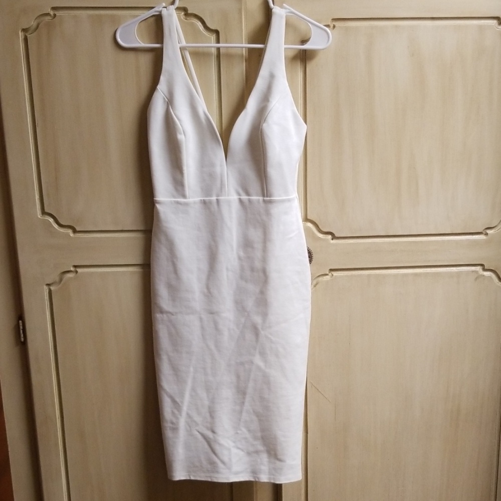 Lulu's white dress